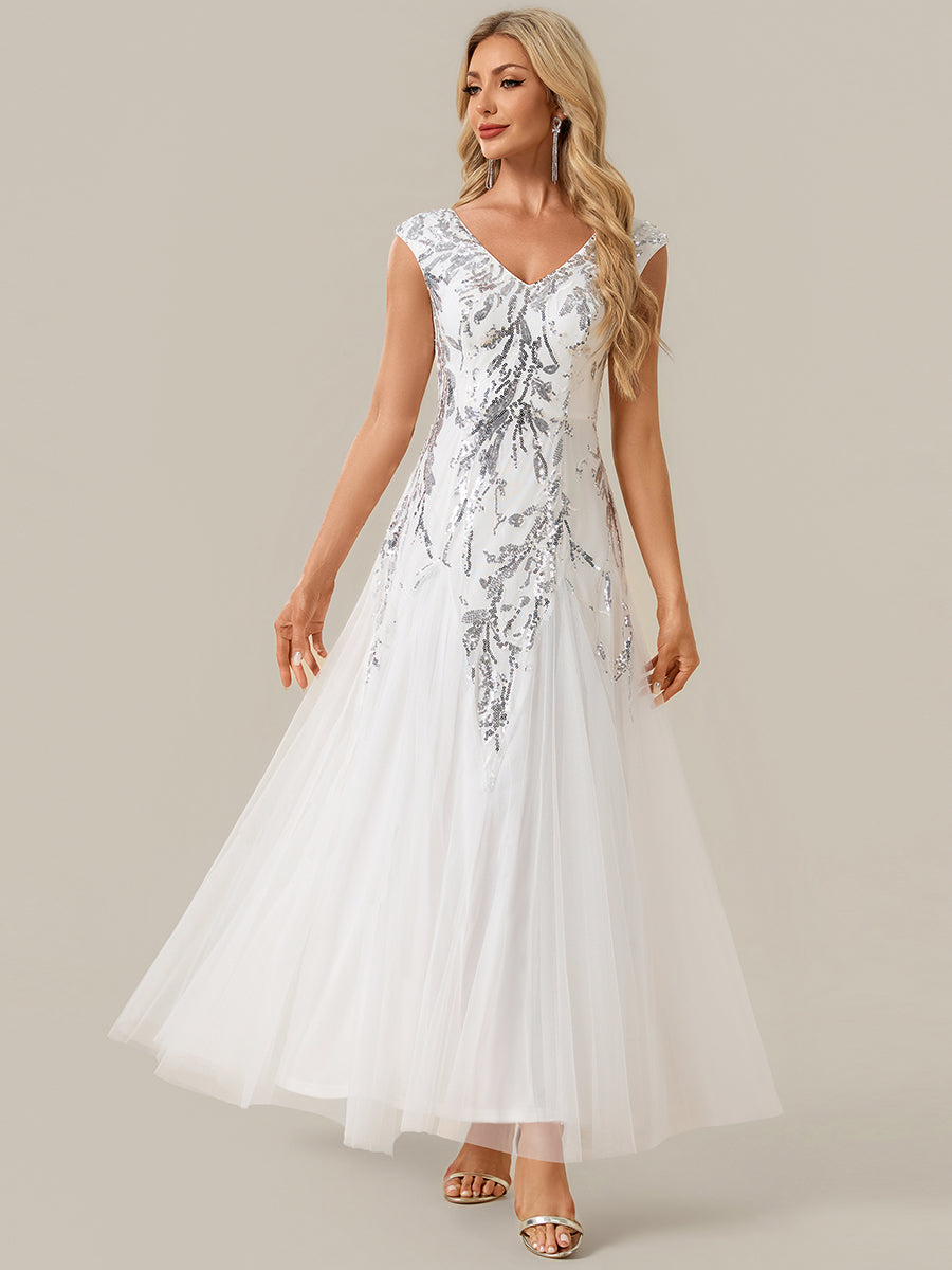 Bodenlanger V-Ausschnitt A-Linie Pailletten Kleid Mit Besticktem Blumenmuster #Farbe_Weiß