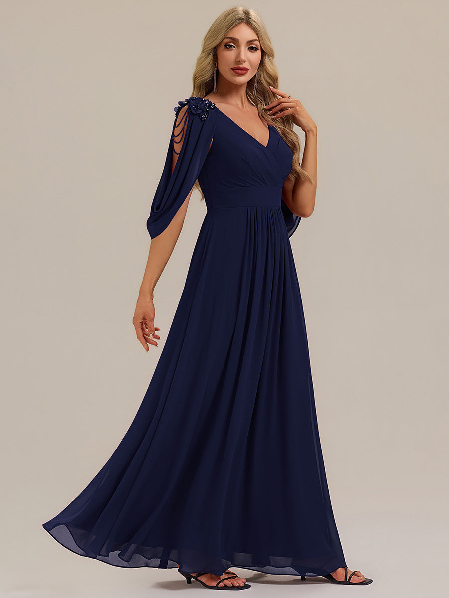 Bodenlanger V-Ausschnitt A-Linie Chiffonkleid Mit Blumenmuster Perlenapplikationen Und Raffung #Farbe_Marineblau