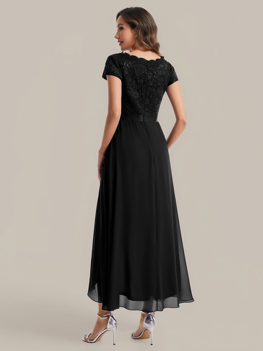 Asymmetrischer Saum, tiefer V-Ausschnitt, Chiffon-Kleid mit Rüschen-Patchwork – Hoch-Tief-Kleid  #Farbe_Schwarz