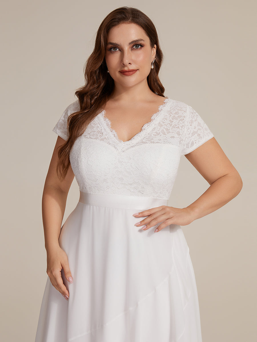 Asymmetrischer Saum, tiefer V-Ausschnitt, Chiffon-Kleid mit Rüschen-Patchwork – Hoch-Tief-Kleid #Farbe_Weiß