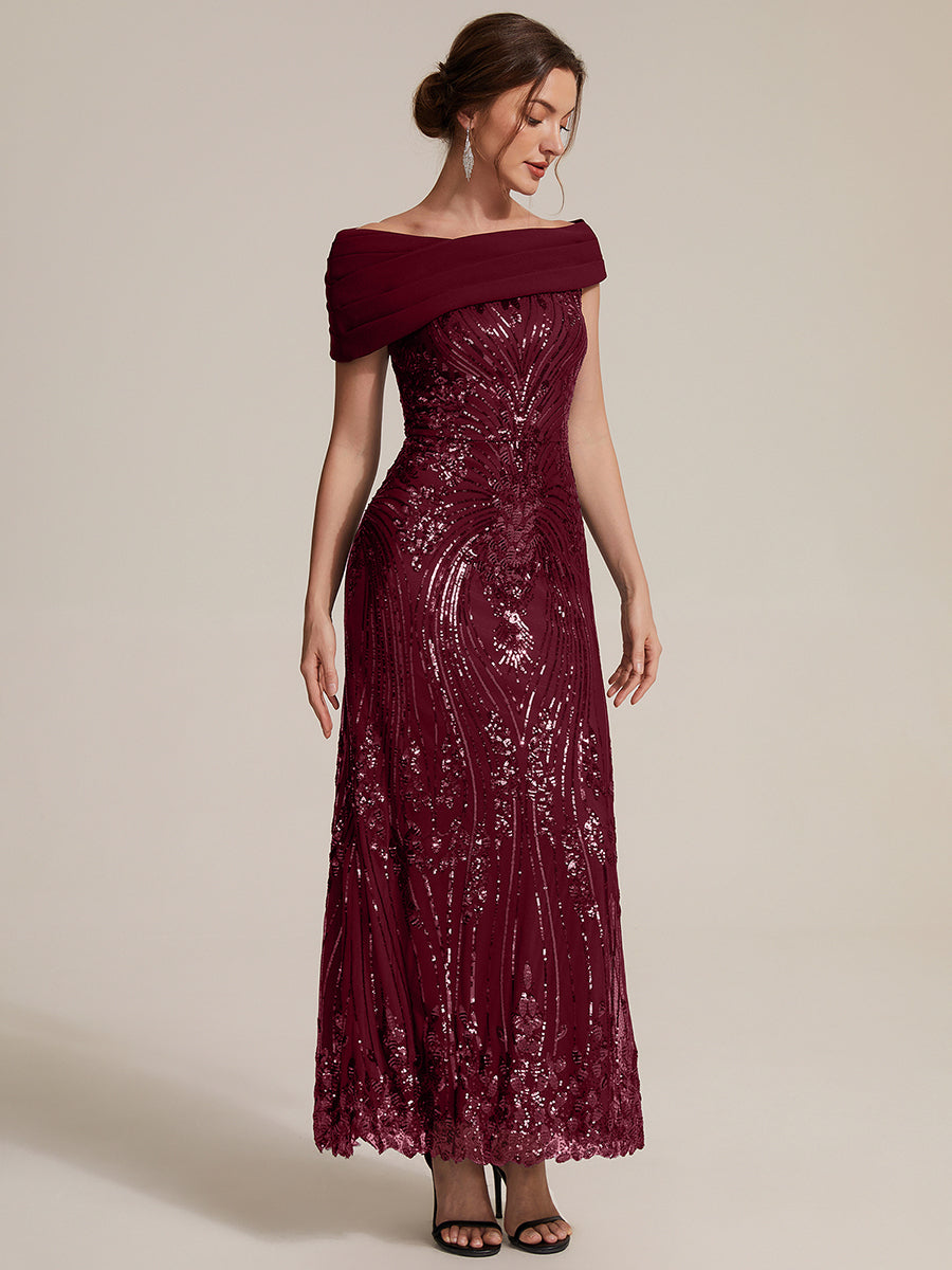 Maxilänge Asymmetrischer Ausschnitt Figurbetontes Kleid Aus Pailletten Für Glamourösen Look #Farbe_Burgunderrot