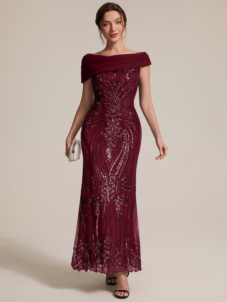 Maxilänge Asymmetrischer Ausschnitt Figurbetontes Kleid Aus Pailletten Für Glamourösen Look #Farbe_Burgunderrot
