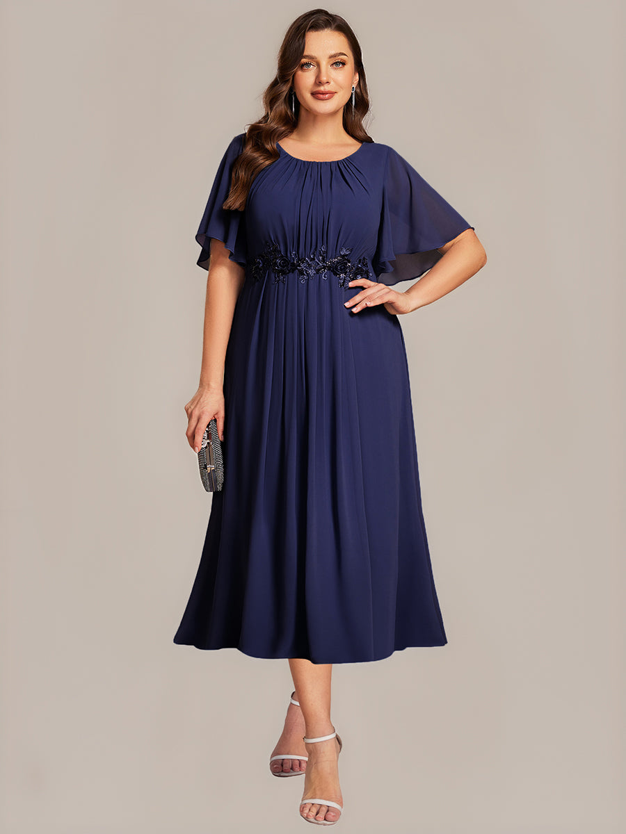 Midi Länge A Linie Chiffon Kleid Mit Rundhalsausschnitt Raffung Blumenmuster Und Applikationen #Farbe_Marineblau