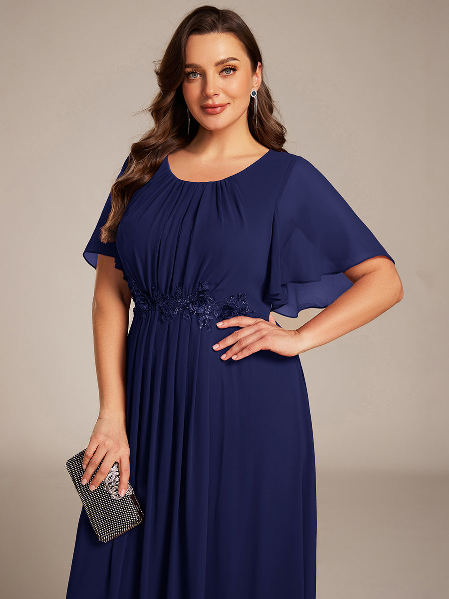 Midi Länge A Linie Chiffon Kleid Mit Rundhalsausschnitt Raffung Blumenmuster Und Applikationen #Farbe_Marineblau