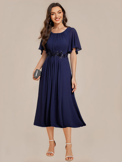 Midi Länge A Linie Chiffon Kleid Mit Rundhalsausschnitt Raffung Blumenmuster Und Applikationen #Farbe_Marineblau
