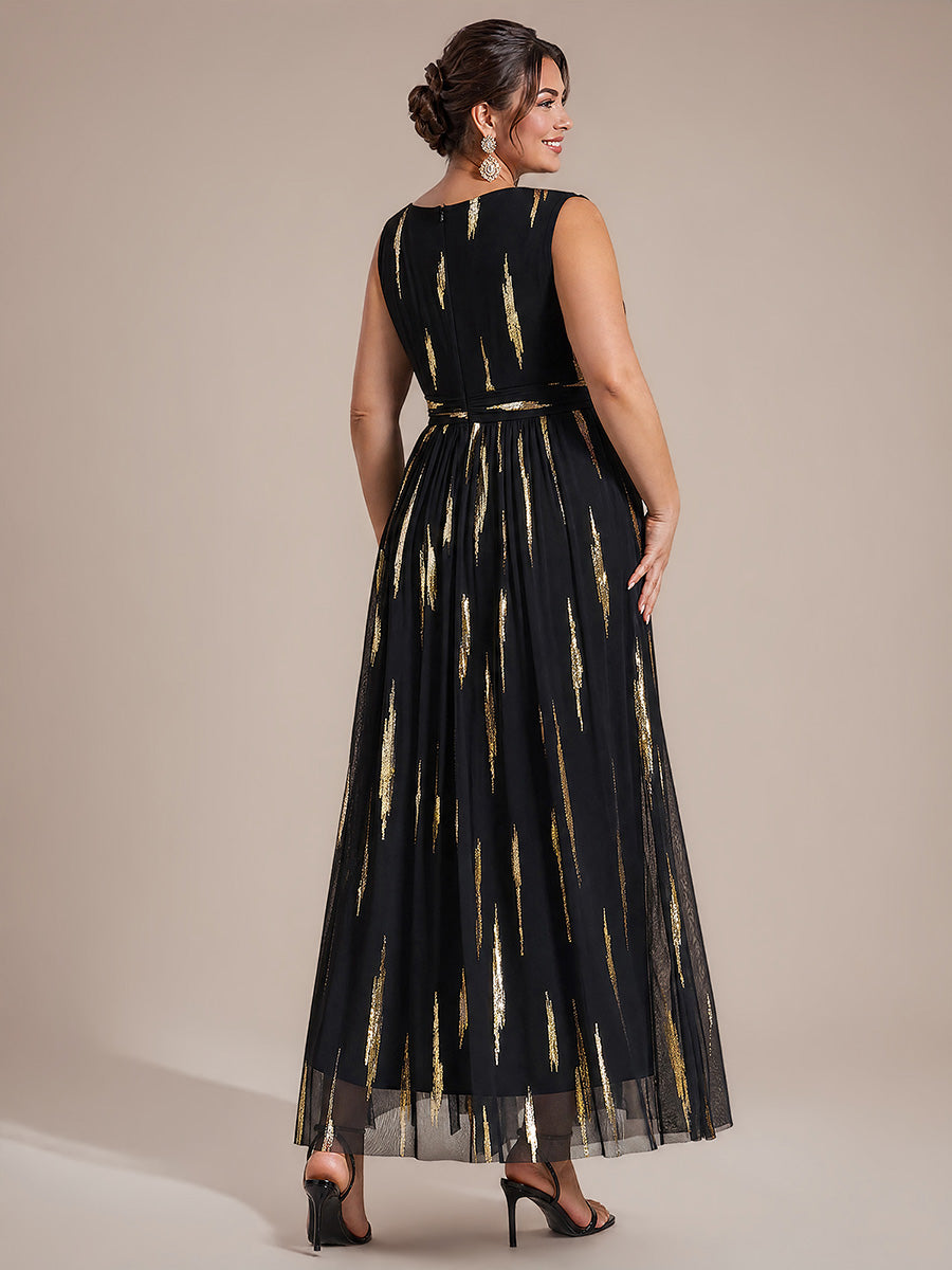 Maxilänge V-Ausschnitt A-Linien Kleid Aus Tüll Mit Pailletten Und 3D Drapierung #Farbe_Schwarz / Metallisches Gold