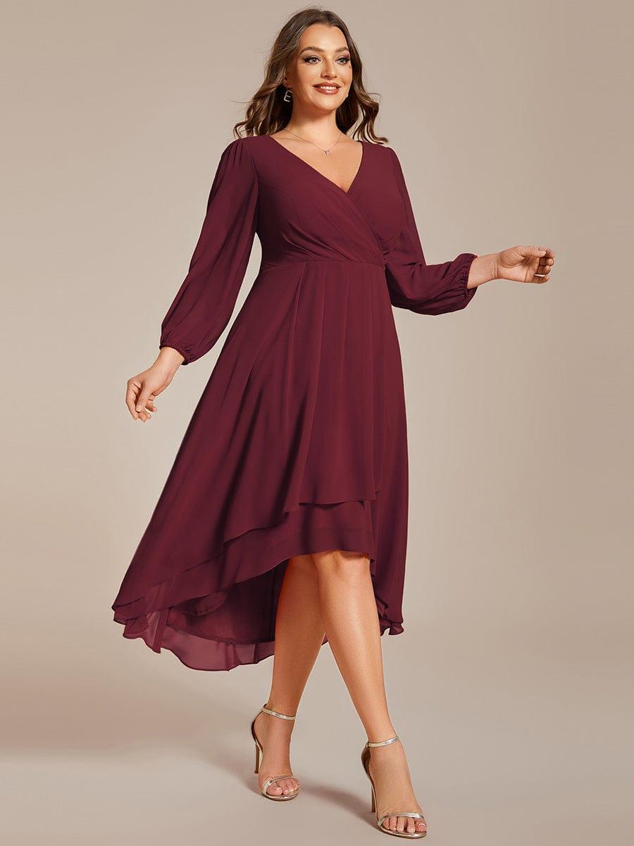 Robe d'invit¨¦ de mariage trap¨¨ze en mousseline fluide ¨¤ encolure ronde et longueur au genou #farbe_Burgundy