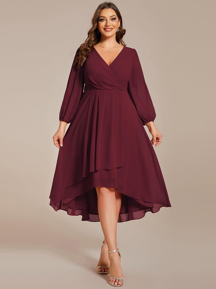 Robe d'invit¨¦ de mariage trap¨¨ze en mousseline fluide ¨¤ encolure ronde et longueur au genou #farbe_Burgundy