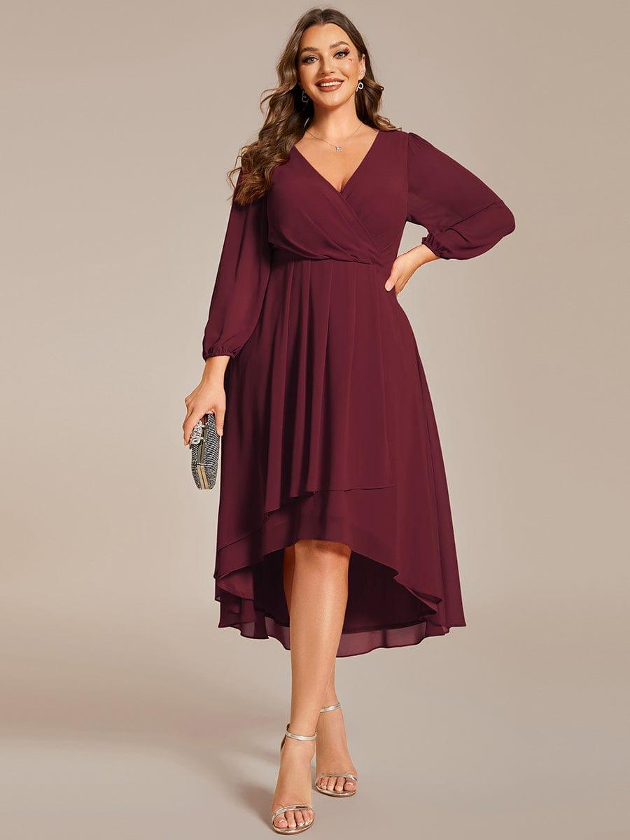 Robe d'invit¨¦ de mariage trap¨¨ze en mousseline fluide ¨¤ encolure ronde et longueur au genou #farbe_Burgundy