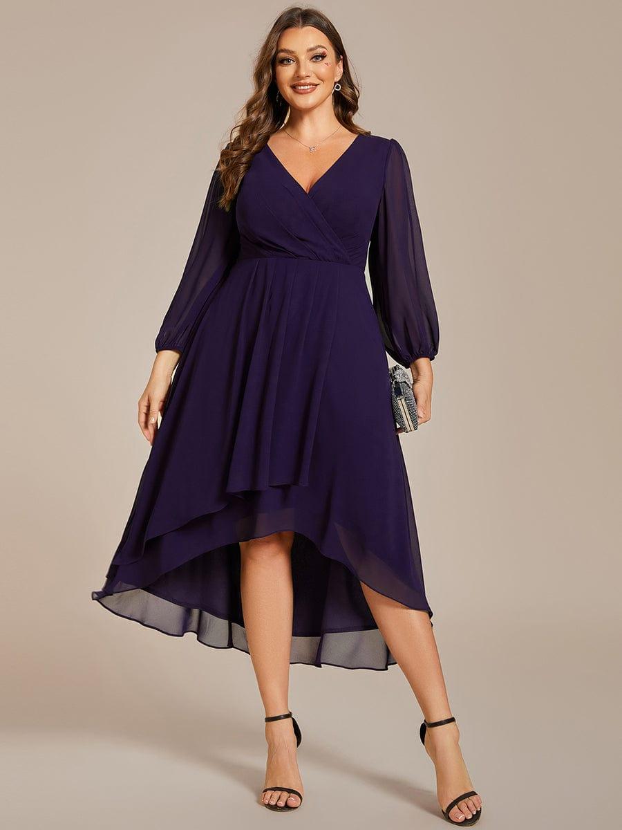 Robe d'invit¨¦ de mariage trap¨¨ze en mousseline fluide ¨¤ encolure ronde et longueur au genou #farbe_Dunkel Violett