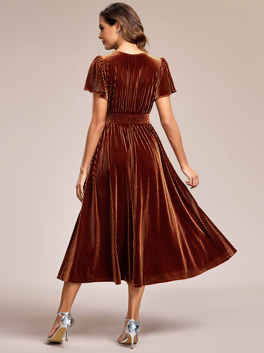 Midi Tee-Länge A-Linie Kleid Mit V-Ausschnitt Aus Weichem Samt Elegant Und Bequem Kleid #Farbe_Karamell