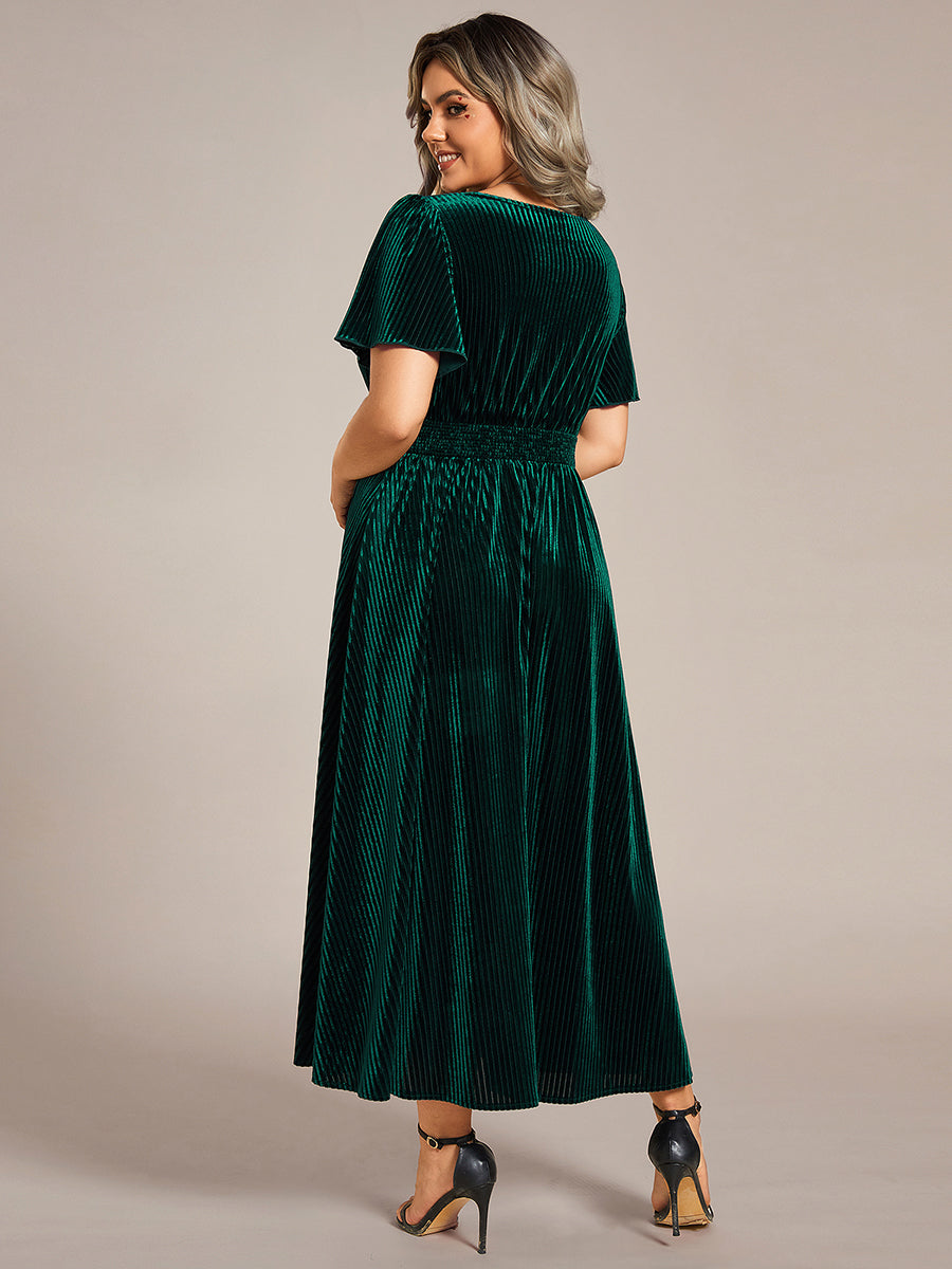 Midi Tee-Länge A-Linie Kleid Mit V-Ausschnitt Aus Weichem Samt Elegant Und Bequem Kleid #Farbe_Dunkelgrün