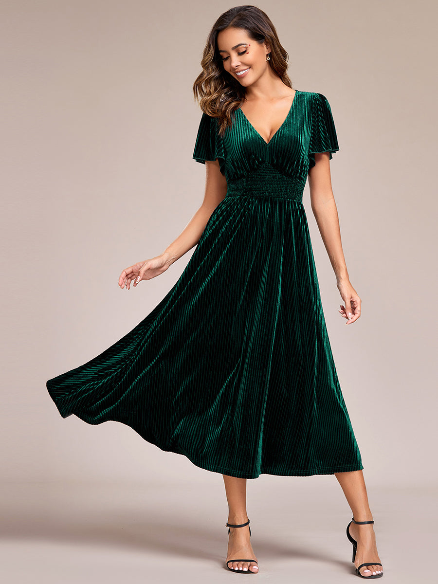 Midi Tee-Länge A-Linie Kleid Mit V-Ausschnitt Aus Weichem Samt Elegant Und Bequem Kleid #Farbe_Dunkelgrün