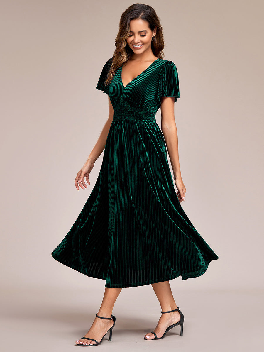 Midi Tee-Länge A-Linie Kleid Mit V-Ausschnitt Aus Weichem Samt Elegant Und Bequem Kleid #Farbe_Dunkelgrün