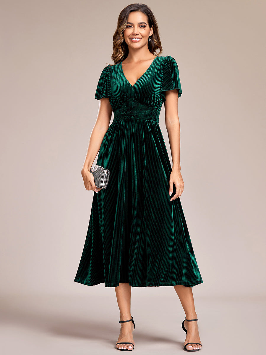 Midi Tee-Länge A-Linie Kleid Mit V-Ausschnitt Aus Weichem Samt Elegant Und Bequem Kleid #Farbe_Dunkelgrün