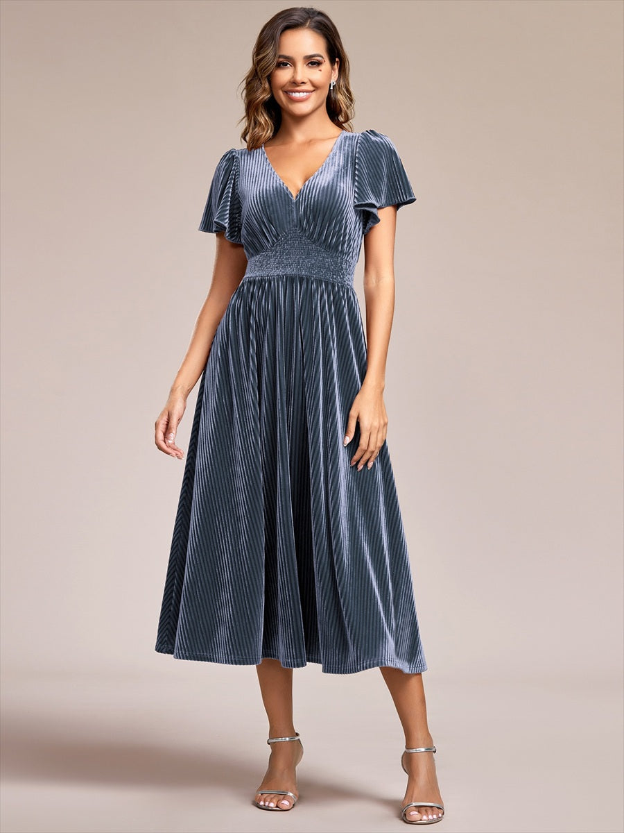 Midi Tee-Länge A-Linie Kleid Mit V-Ausschnitt Aus Weichem Samt Elegant Und Bequem Kleid #Farbe_Taubenblau