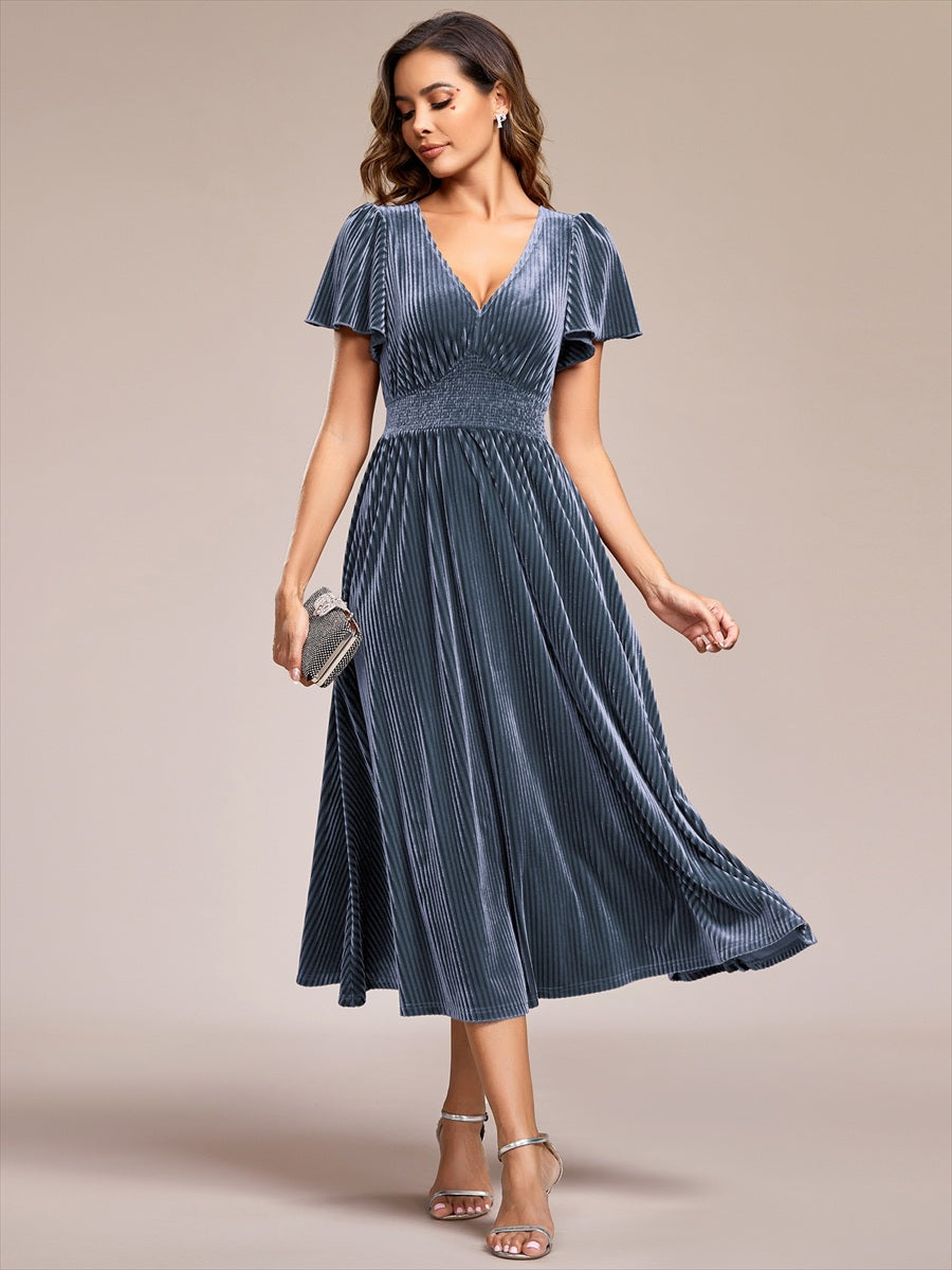 Midi Tee-Länge A-Linie Kleid Mit V-Ausschnitt Aus Weichem Samt Elegant Und Bequem Kleid #Farbe_Taubenblau