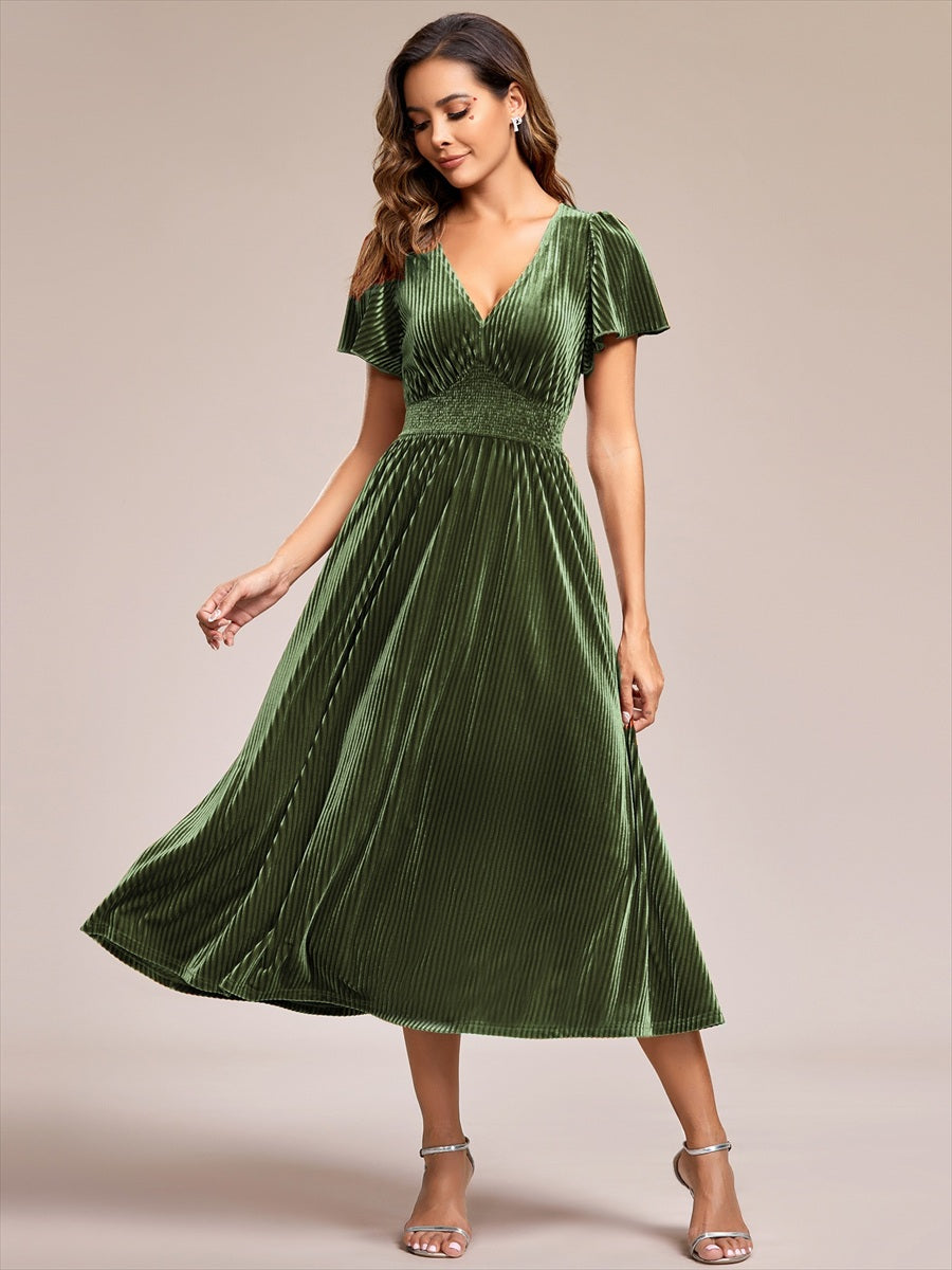 Midi Tee-Länge A-Linie Kleid Mit V-Ausschnitt Aus Weichem Samt Elegant Und Bequem Kleid #Farbe_Olivgrün