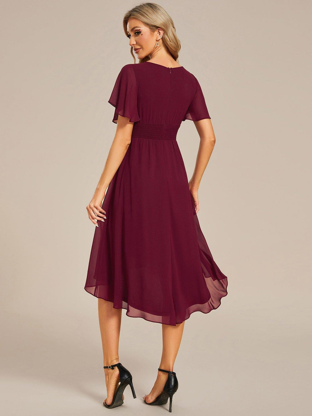 Robe d'invit¨¦ de mariage trap¨¨ze en mousseline fluide ¨¤ encolure ronde et longueur au genou #farbe_Burgundy