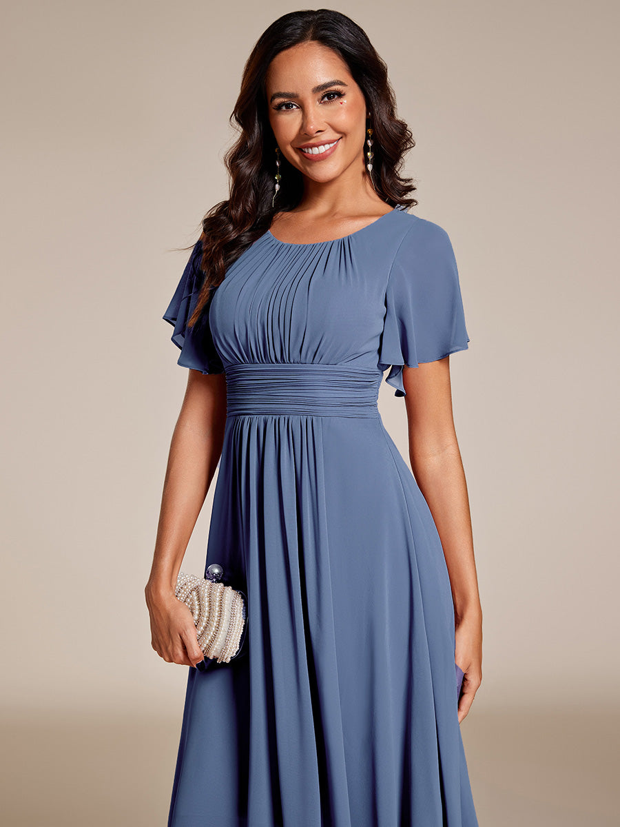 Robe d'invit¨¦ de mariage trap¨¨ze en mousseline fluide ¨¤ encolure ronde et longueur au genou #farbe_Taubenblau