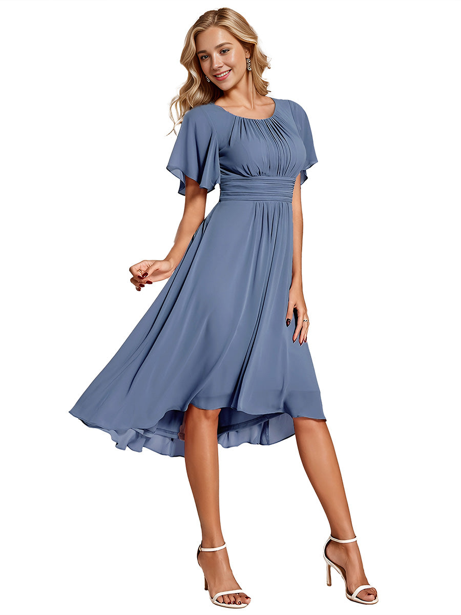 Robe d'invit¨¦ de mariage trap¨¨ze en mousseline fluide ¨¤ encolure ronde et longueur au genou #farbe_Taubenblau