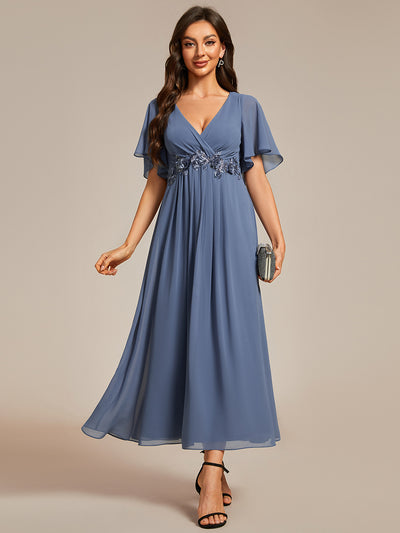 Midi Länge V-Ausschnitt A-Linie Chiffon Kleid Mit Applikationen Und Raffung Details Kleid #Farbe_Taubenblau