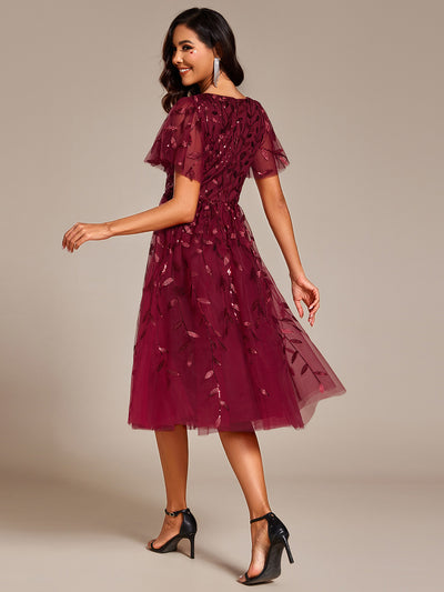 Midi Länge V-Ausschnitt A-Linie Pailletten Kleid Mit Besticktem Blumenmuster Und Gerafften Details #Farbe_Burgunderrot