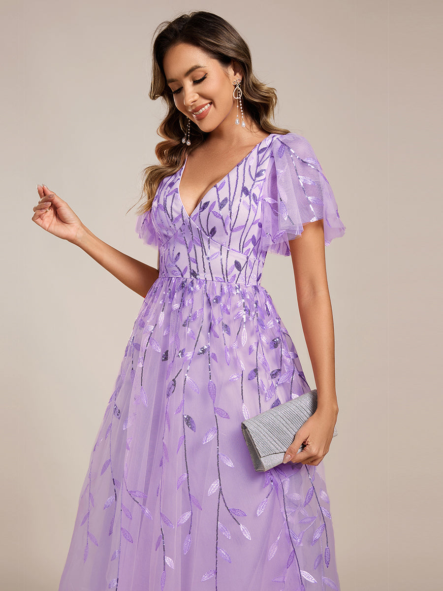 Midi Länge V-Ausschnitt A-Linie Pailletten Kleid Mit Besticktem Blumenmuster Und Gerafften Details #Farbe_Lavendel