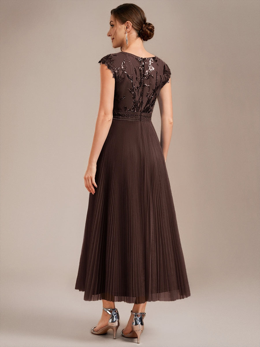 Tea L?nge Rundhals A Linie Pailletten Kleid Mit Sonnenstrahlen Falten Und Durchsichtigen Details Kleid #Farbe_Schokoladenbraun