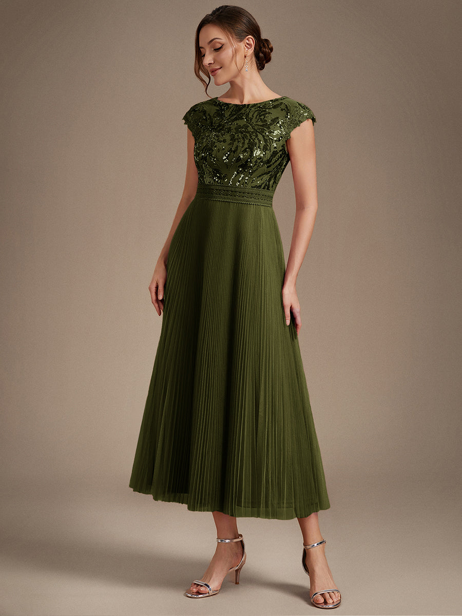 Tea L?nge Rundhals A Linie Pailletten Kleid Mit Sonnenstrahlen Falten Und Durchsichtigen Details Kleid #Farbe_Olivgrün