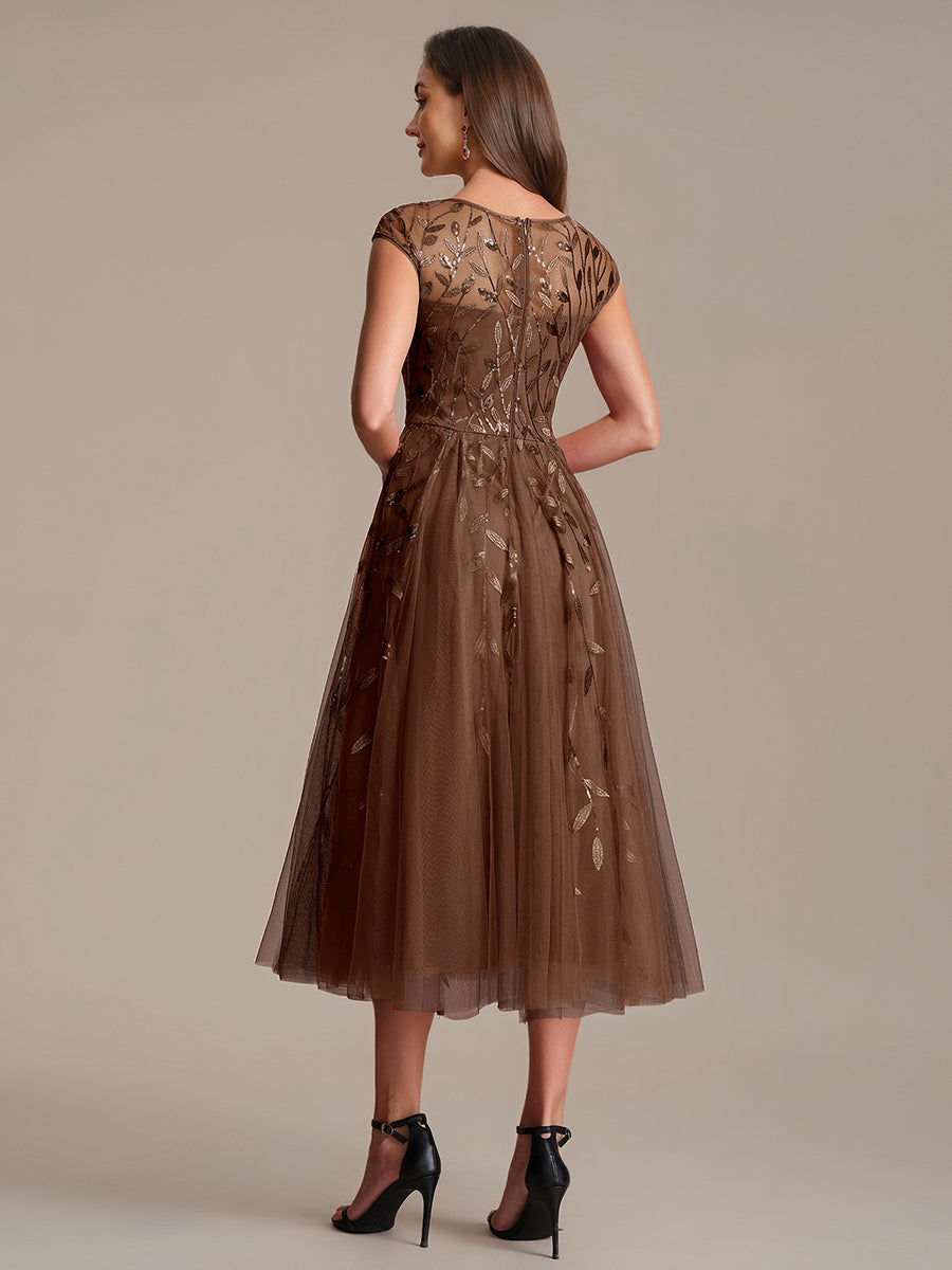 Tea L?nge A Linie Kleid Mit Rundhalsausschnitt Transparente Gestaltung Und Pailletten Kleid #Farbe_Braun