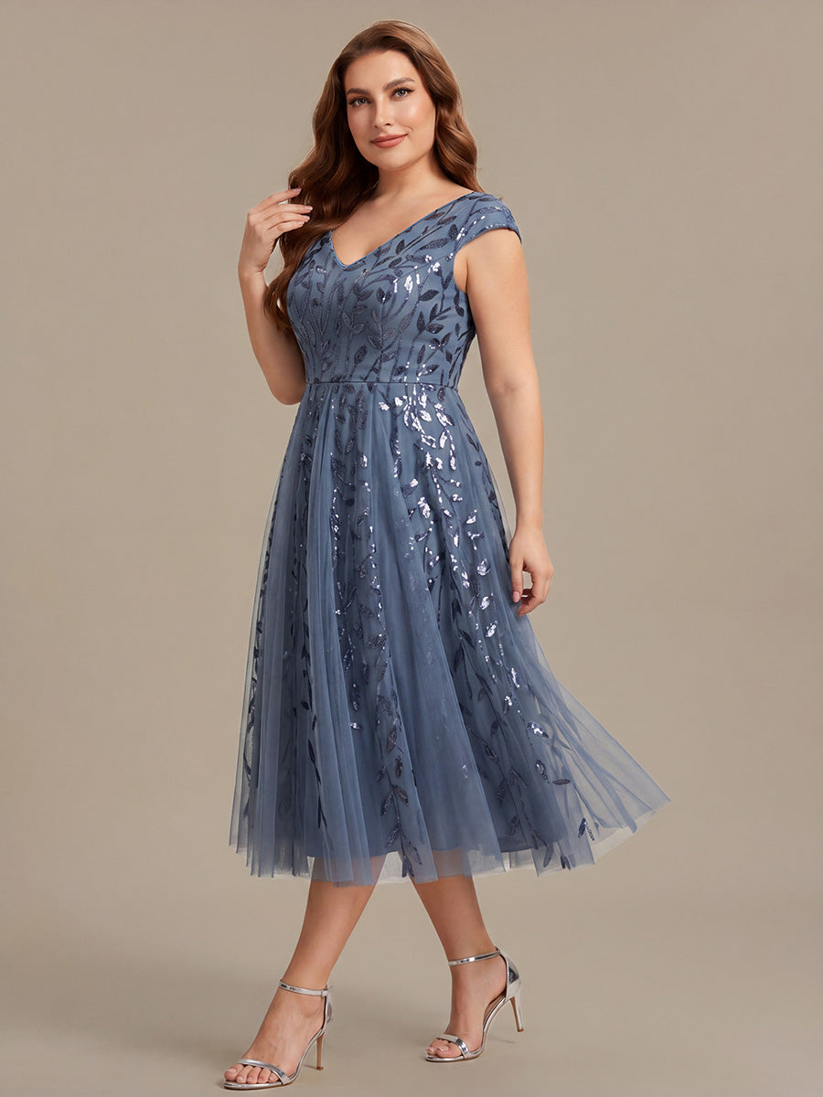 Midi Pailletten A-Linie Kleid Mit V-Ausschnitt Und Patchwork Details #Farbe_Taubenblau
