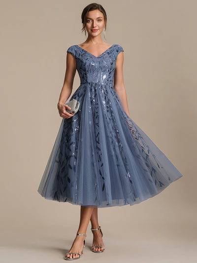 Midi Pailletten A-Linie Kleid Mit V-Ausschnitt Und Patchwork Details #Farbe_Taubenblau