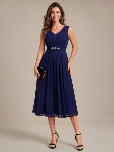 Midi Tee Länge V Ausschnitt Chiffon Kleid Mit Fließendem Rock Perfekt Für Hochzeiten Und Besondere Anlässe Kleid #Farbe_Marineblau