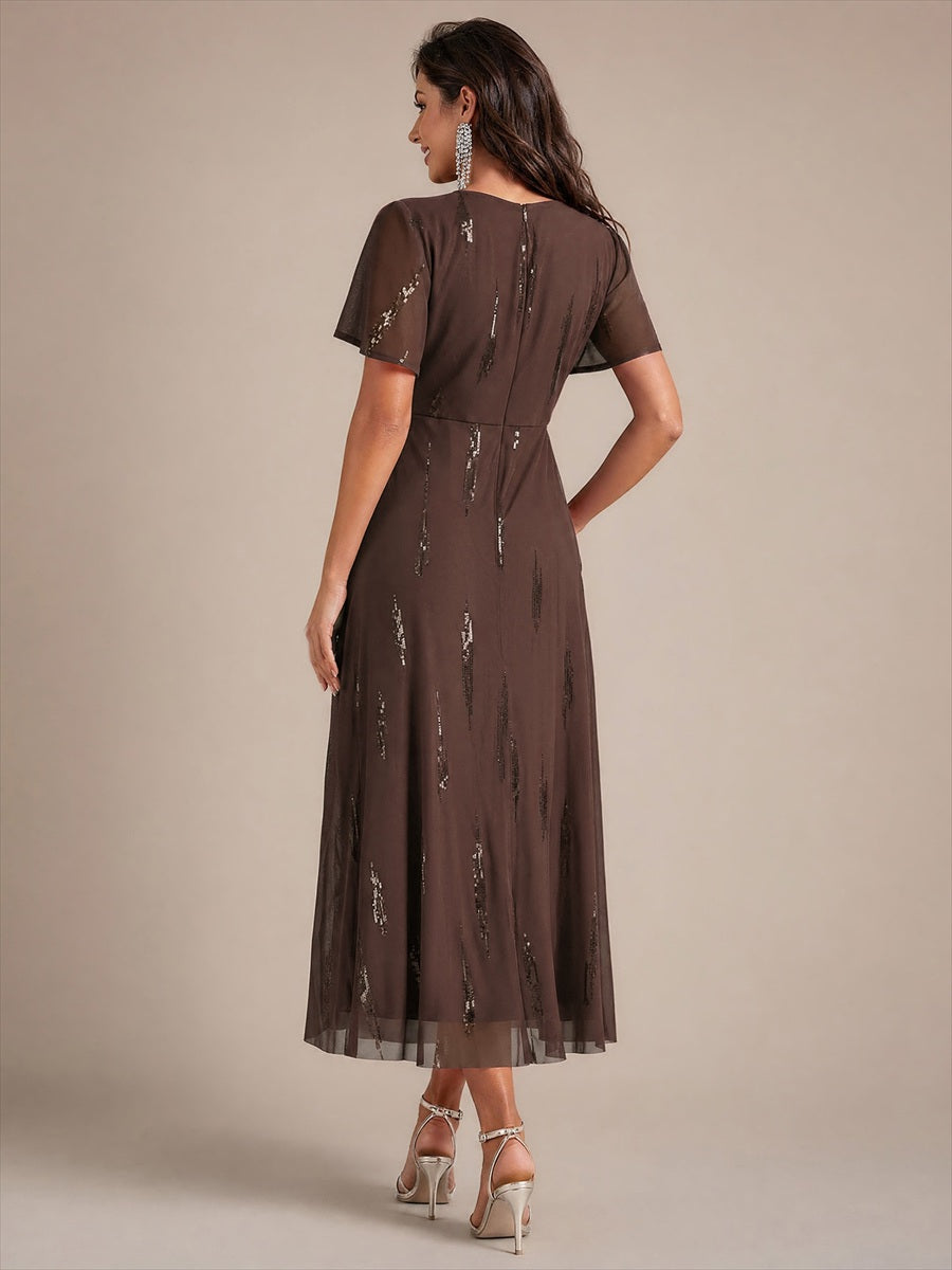 Tea Länge V Ausschnitt Etui Kleid Aus Tüll Mit Pailletten Und Schlitz Zum Binden Kleid #Farbe_Schokoladenbraun
