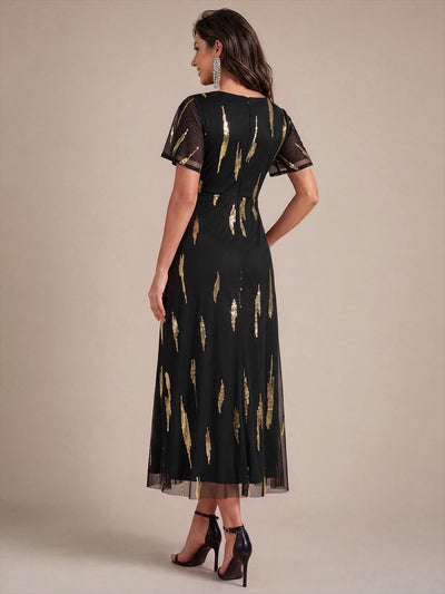 Tea Länge V Ausschnitt Etui Kleid Aus Tüll Mit Pailletten Und Schlitz Zum Binden Kleid #Farbe_Schwarz / Metallisches Gold