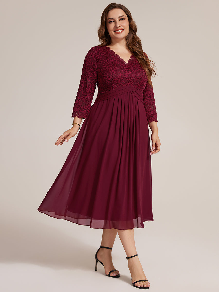 Midi Tee Länge V Ausschnitt Etui Kleid Aus Spitze Elegantes Design Für Besondere Anlässe #Farbe_Burgunderrot