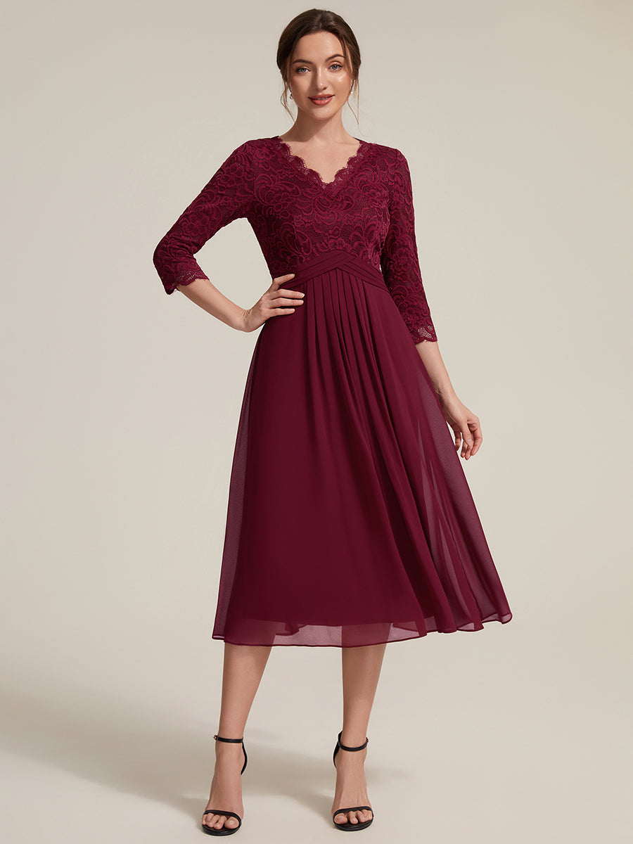 Midi Tee Länge V Ausschnitt Etui Kleid Aus Spitze Elegantes Design Für Besondere Anlässe #Farbe_Burgunderrot