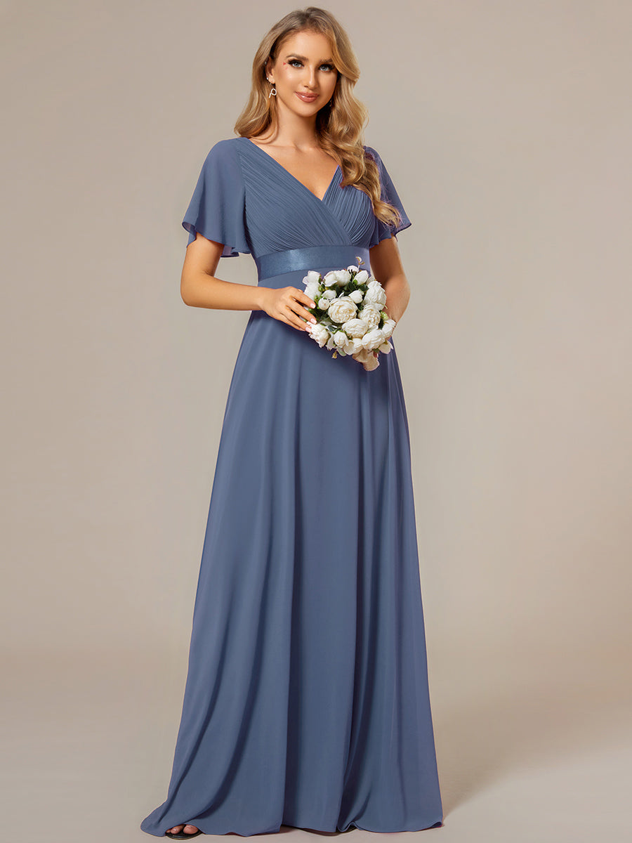 Langes Brautjungfernkleid mit Empire-Taille und kurzen, flatternden Ärmeln #Farbe_Taubenblau