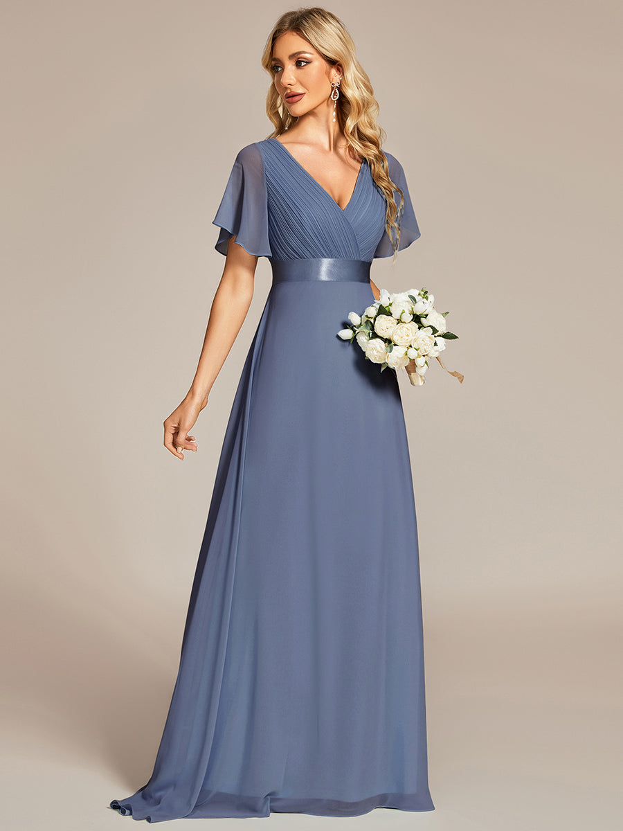 Langes Brautjungfernkleid mit Empire-Taille und kurzen, flatternden Ärmeln #Farbe_Taubenblau