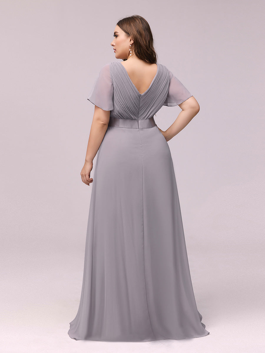 Langes Brautjungfernkleid mit Empire-Taille und kurzen, flatternden Ärmeln #Farbe_Grau