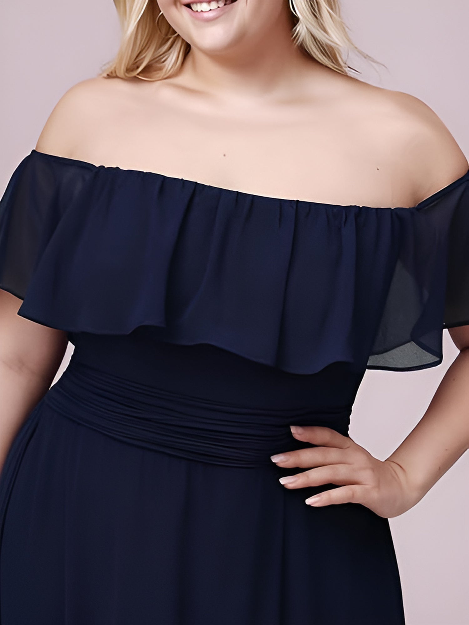 Bodenlanger Offshoulder A-Linie Chiffon Kleid Mit Falten Design Und Oberschenkel Hohem Schlitz #Farbe_Marineblau