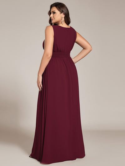 Bodenlanger A-Linien Chiffon Kleid Mit Rundhalsausschnitt Und Bestickten Details #Farbe_Burgunderrot