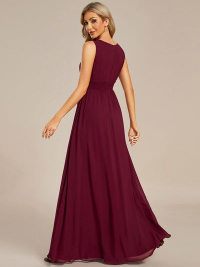 Bodenlanger A-Linien Chiffon Kleid Mit Rundhalsausschnitt Und Bestickten Details #Farbe_Burgunderrot