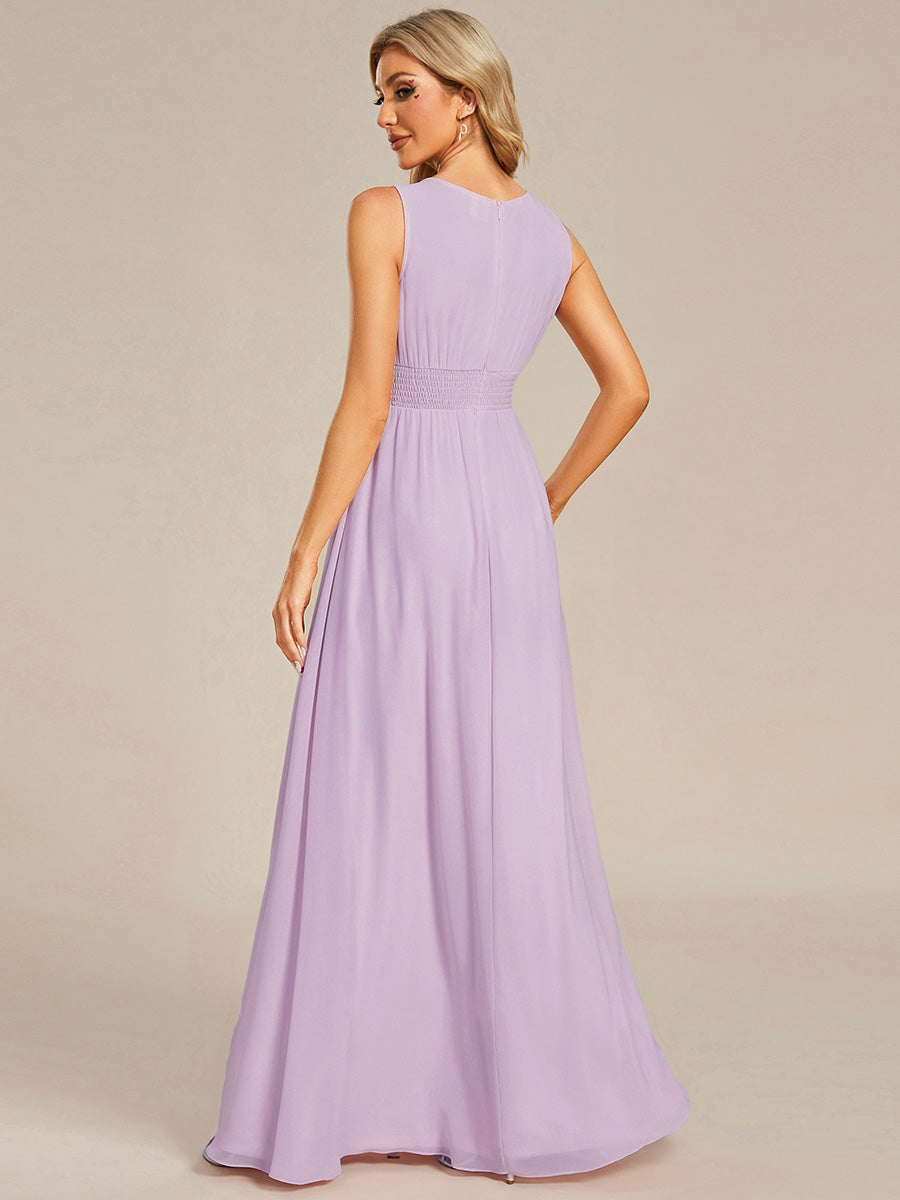 Bodenlanger A-Linien Chiffon Kleid Mit Rundhalsausschnitt Und Bestickten Details #Farbe_Mattflieder