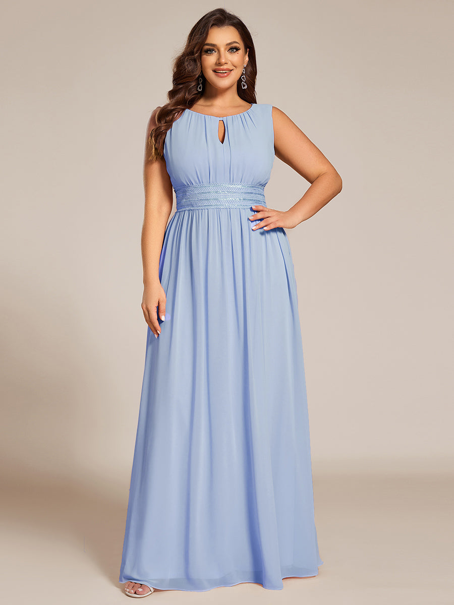 Bodenlanger A-Linien Chiffon Kleid Mit Rundhalsausschnitt Und Bestickten Details #Farbe_Eisblau