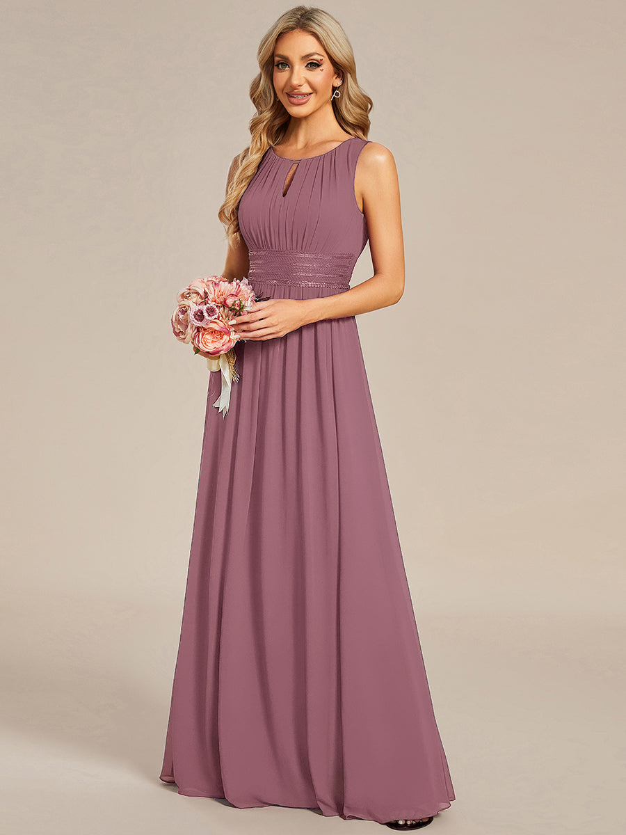 Bodenlanger A-Linien Chiffon Kleid Mit Rundhalsausschnitt Und Bestickten Details #Farbe_Orchideenviolett
