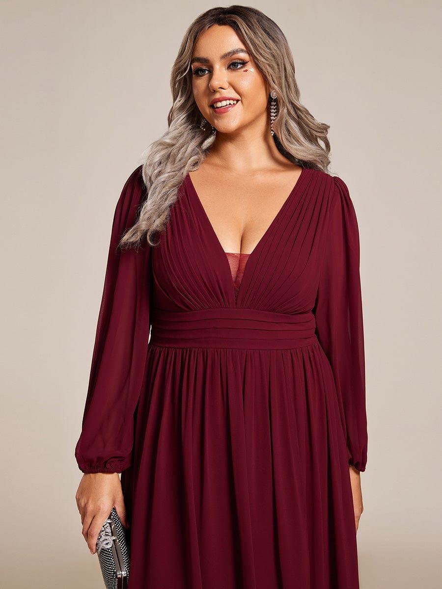 Robe d'invit¨¦ de mariage trap¨¨ze en mousseline fluide ¨¤ encolure ronde et longueur au genou #farbe_Burgundy
