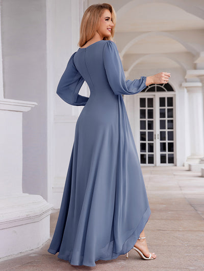 Robe d'invit¡§| de mariage trap¡§¡§ze en mousseline fluide ¡§¡è encolure ronde et longueur au genou #farbe_Taubenblau