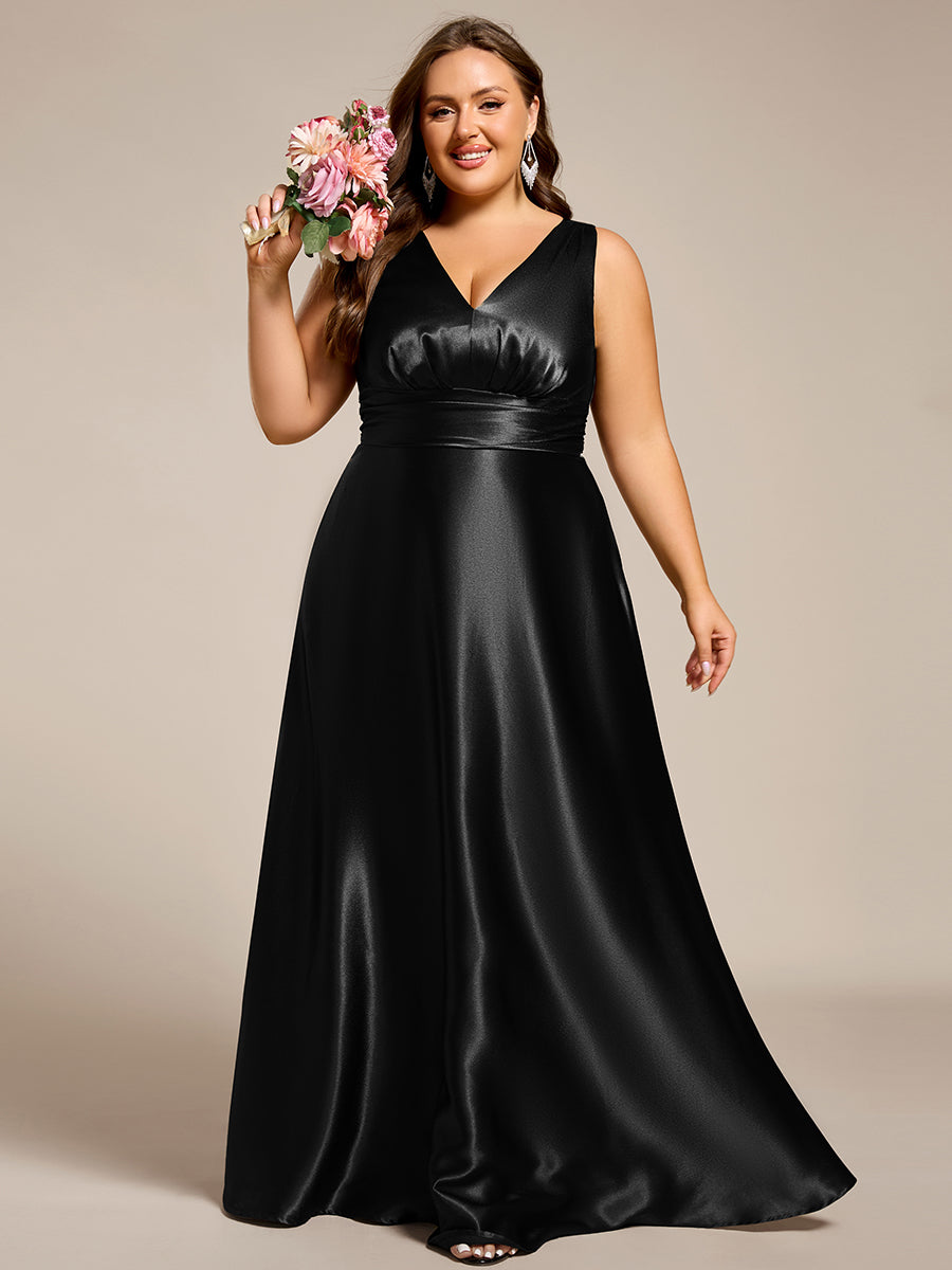 Bodenlanger V-Ausschnitt A-Linie Satin Kleid Mit Tiefem V-Ausschnitt Und Gerafften Details #Farbe_Schwarz